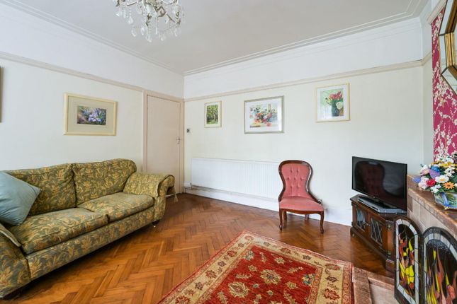 Flat 2, Ashley Court Ashley Road, Epsom photo 4