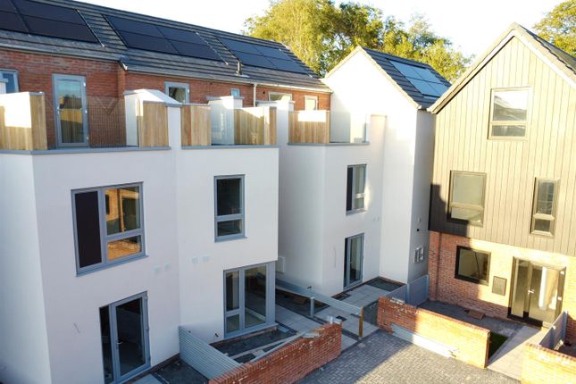 7,8,9 Old School Walk.Jpg