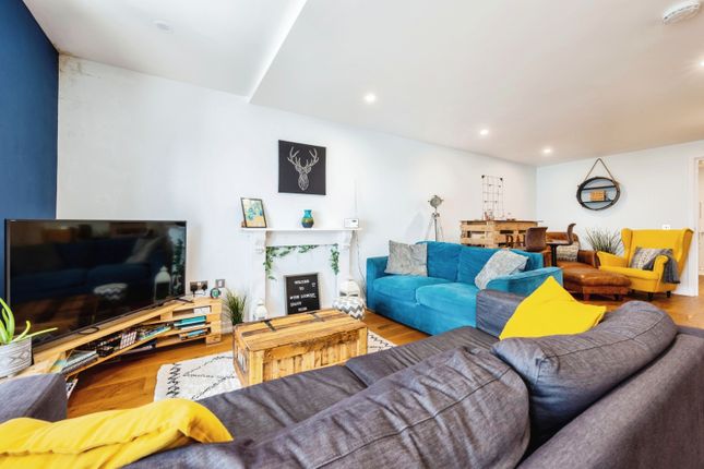 Flat for sale in The Crescent, Newquay, Cornwall