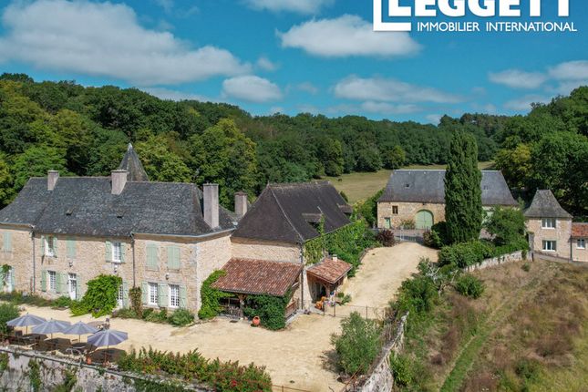 Thumbnail Ch&acirc;teau for sale in Montignac, Dordogne, Nouvelle-Aquitaine