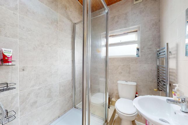 Room 1 327a, Horn Lane, Greater London photo 4