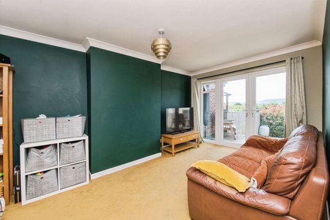 2, The Bungalows, Woodbury Park, Axminster photo 4