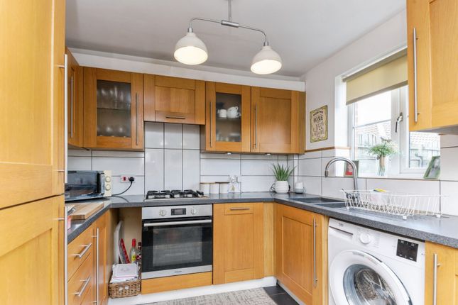 3, Harpers Way, Essex photo 4
