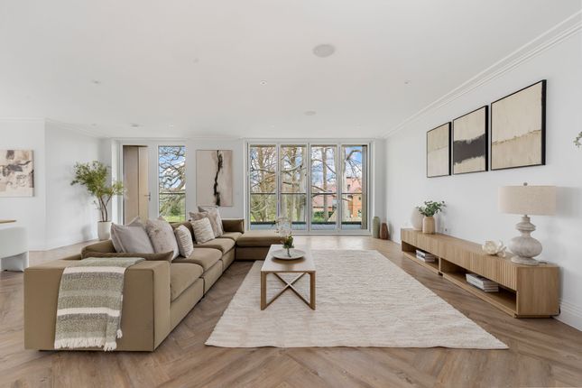 Apt 15, Felstead, Ascot photo 4