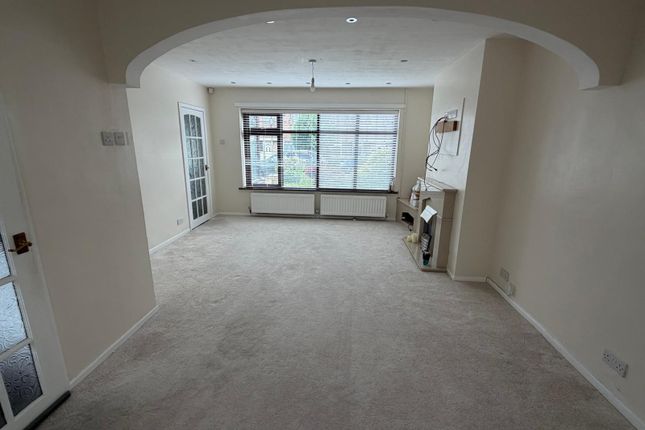 11, Underwood Close, Manchester photo 3