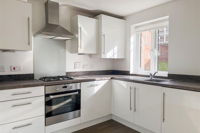 28, Gracelands Drive, Bexhill-On-Sea photo 4