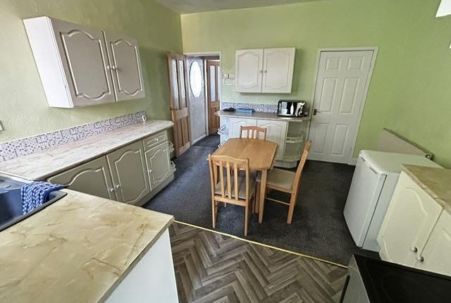 24, Simpson Place, Mexborough photo 4
