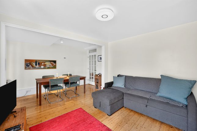 31A, Aldebert Terrace, London photo 2