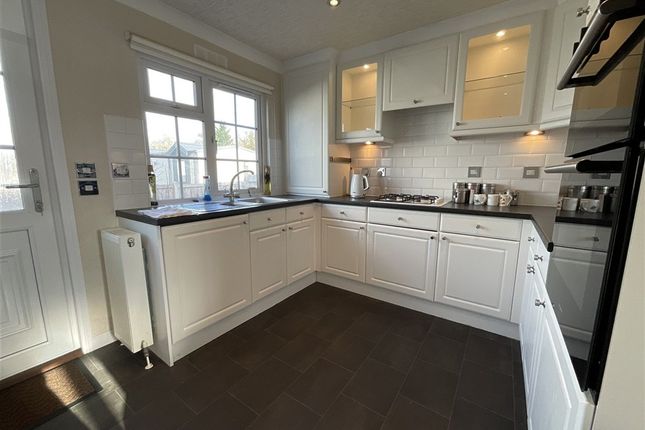 2-bed caravan on Maidstone Road Paddock Wood, Tonbridge, £190,000