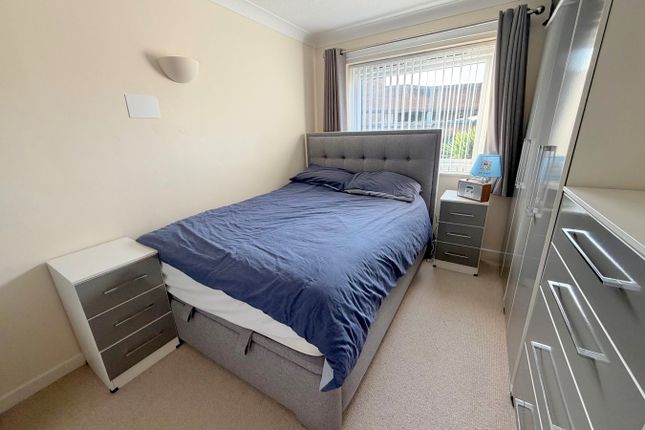Flat 28  Homeview House, Seldown Road, Poole photo 3