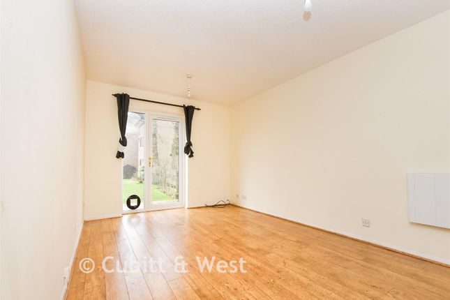 1-bed flat on 20, Killicks, Cranleigh, £150,000