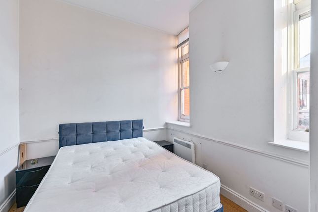 1-bed flat on Belgrave House, Oval, £325,000