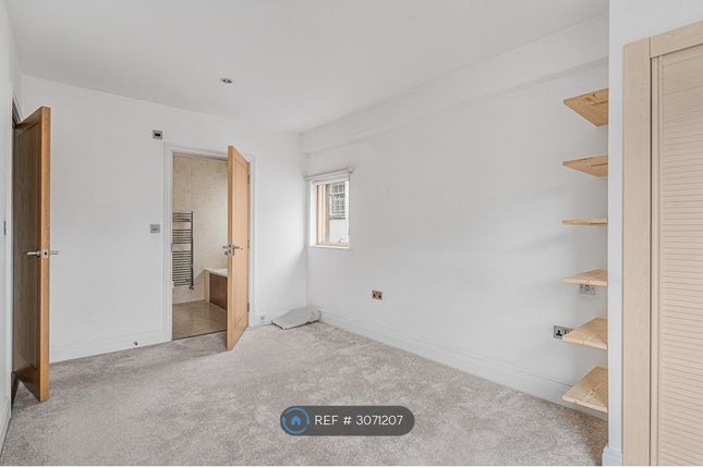 Belvard Point Murray St, London photo 5