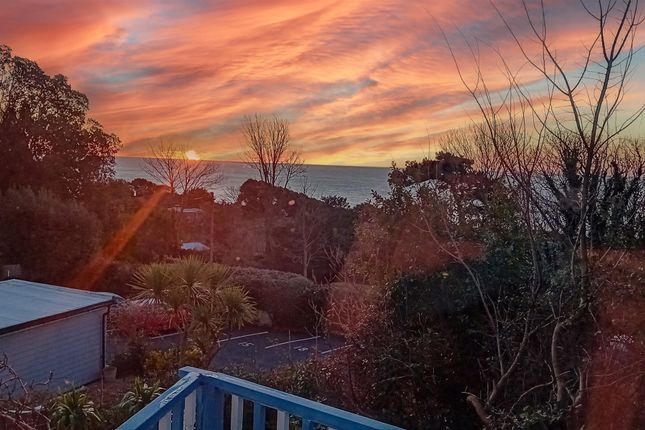 Sunrise Villa, Shore Road, Ventnor photo 3