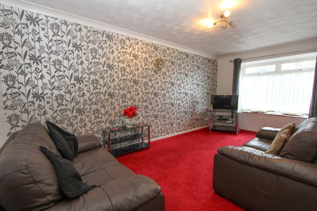 42, Cheshire Close, Yate photo 2