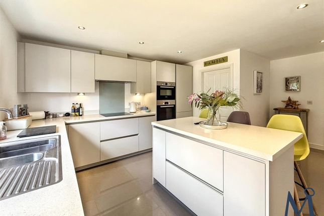 7, Nursery Close, Coalville photo 2