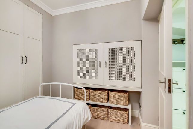 Park Close, Knightsbridge photo 4