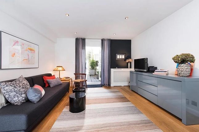 Opal Close, London photo 2