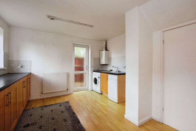 2, Greenford Close, Nuthall photo 4