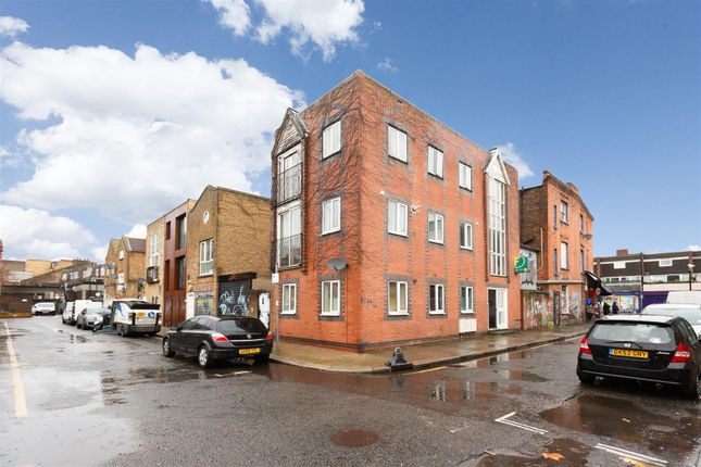 Thumbnail Flat to rent in Seabright Street, London