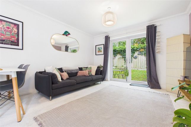 21 Lockside Court,, Mallard Way, Reading photo 2