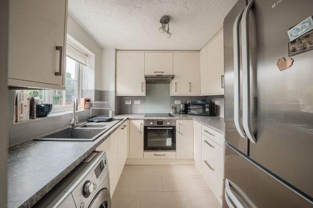 33, Whitehead Drive Wellesbourne, Warwick photo 4