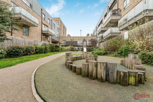 14, Apricot Court,, Palmers Green photo 2