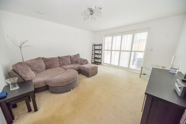 3, Cumberland Way, Waterlooville photo 2
