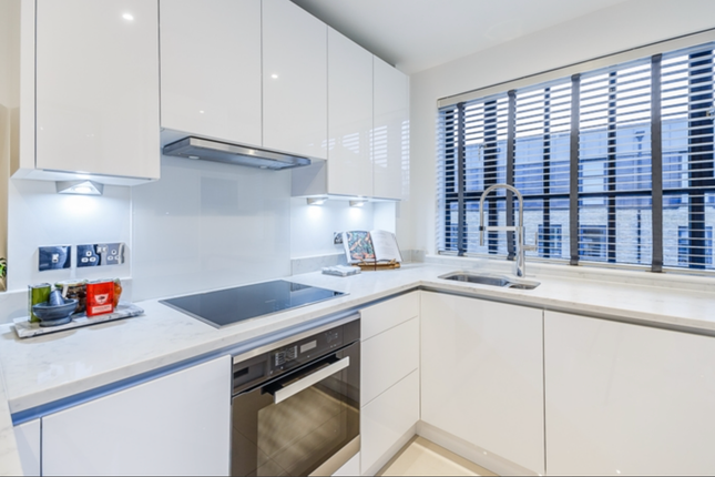 2-bed flat on Rainville Road, London, £5,720/mo
