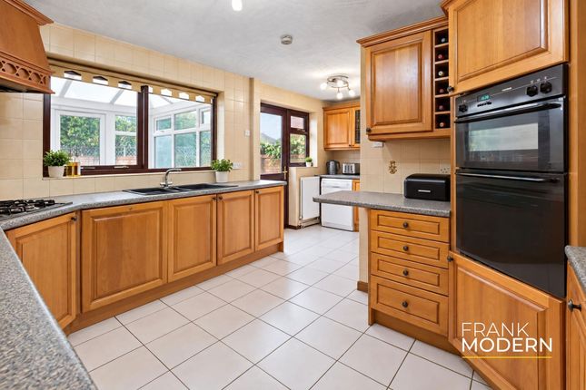 1 Harrison Close, Peterborough photo 3