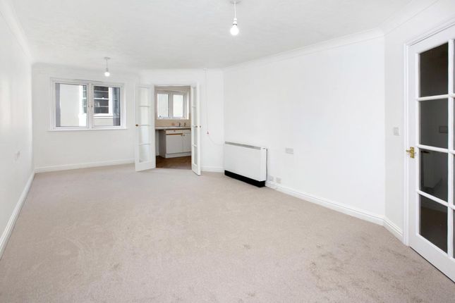Flat 28, Royal Court Den Crescent, Teignmouth photo 2