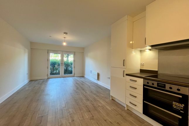 48, CORBY photo 3