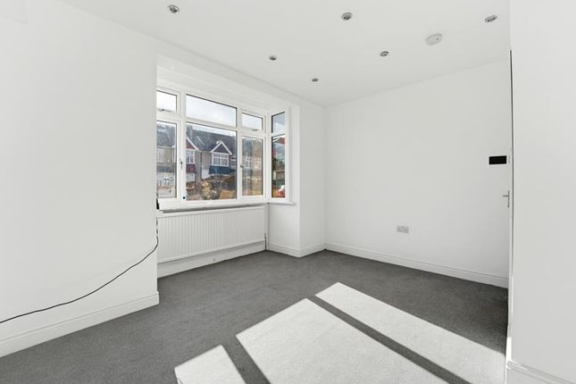 Clifton Road, Greenford photo 4