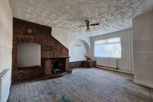 12, Dingle Lane, Willenhall photo 3