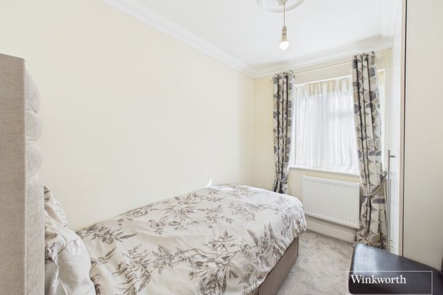 Flat 2, Fadak House, 13, Hollycroft Avenue, Wembley photo 4