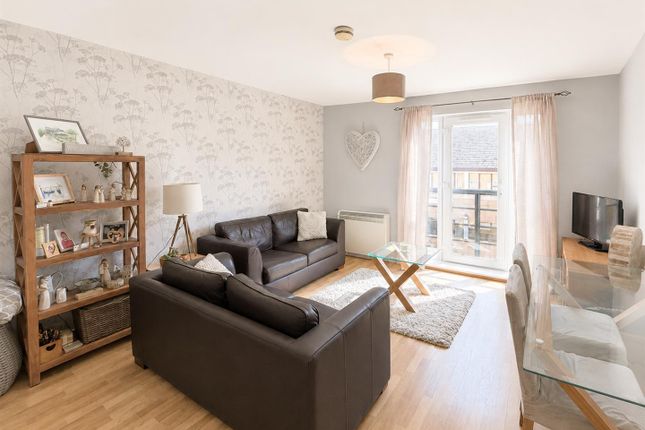 21, Wander Wharf, Kings Langley photo 2