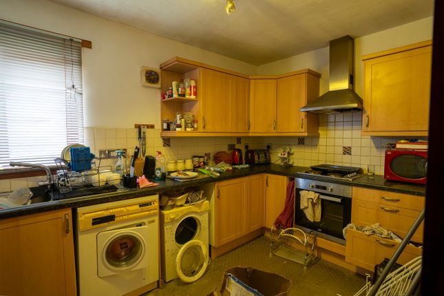 Flat for sale in Kirkpatrick Court, Dumfries