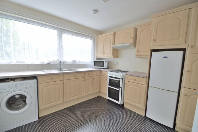 12, Oakwood Court, Chandlers Ford photo 2