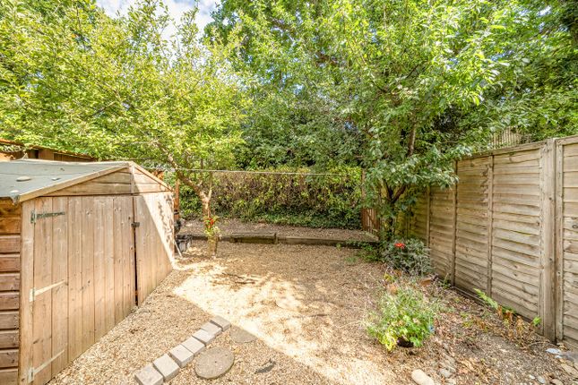 24, Leigh Park, Lymington photo 4