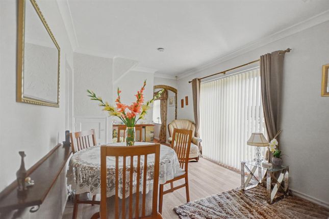 30, Hart Avenue, Nottingham photo 4