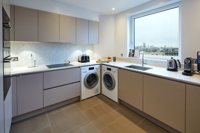 Flat to rent in Ashburn Place, London