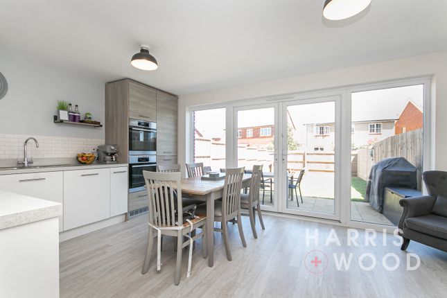 34, Bright Avenue, Witham photo 2