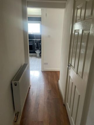 Thumbnail Flat to rent in Bruce Gardens, Leeds