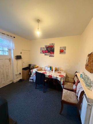 88 Mexborough Grove, Leeds photo 4