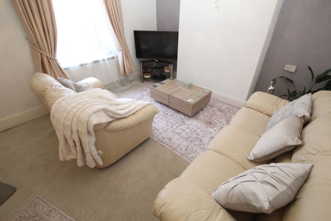 22 Linnet Hill, Rochdale photo 2