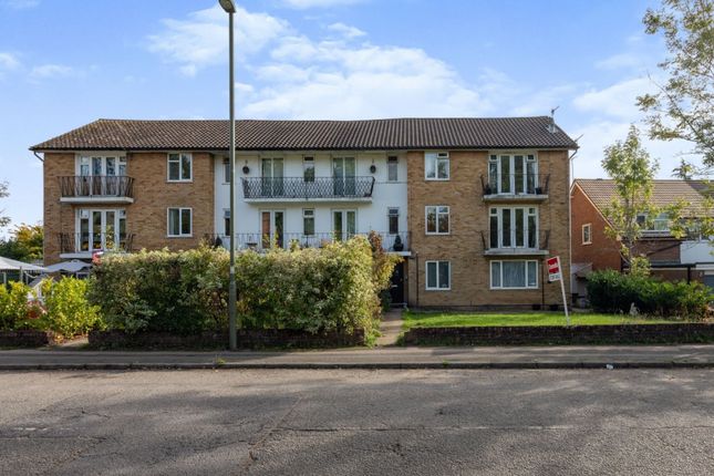 Flat for sale in Nutfield Road, Merstham, Redhill