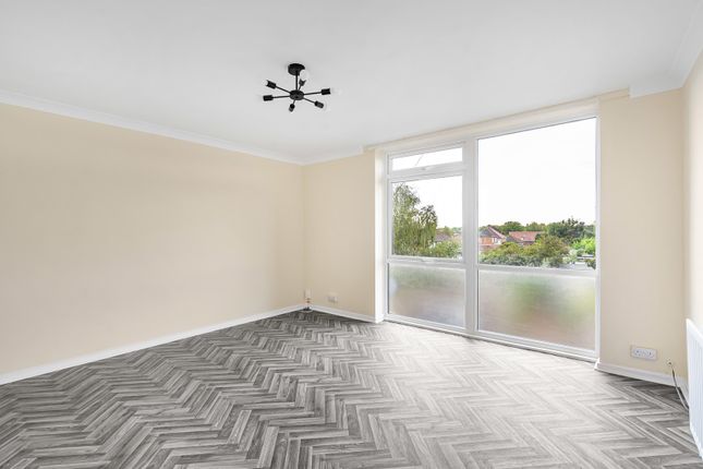 11 Amanda Court,, Edward Way, Surrey photo 4