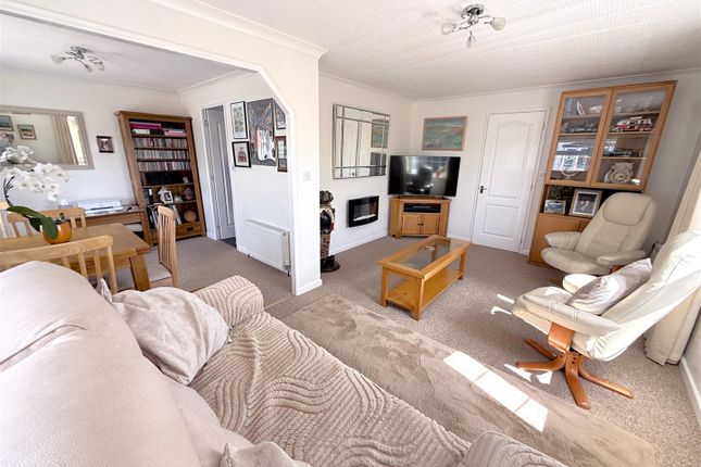 4 Peach Close, Allington Gardens, Allington photo 3