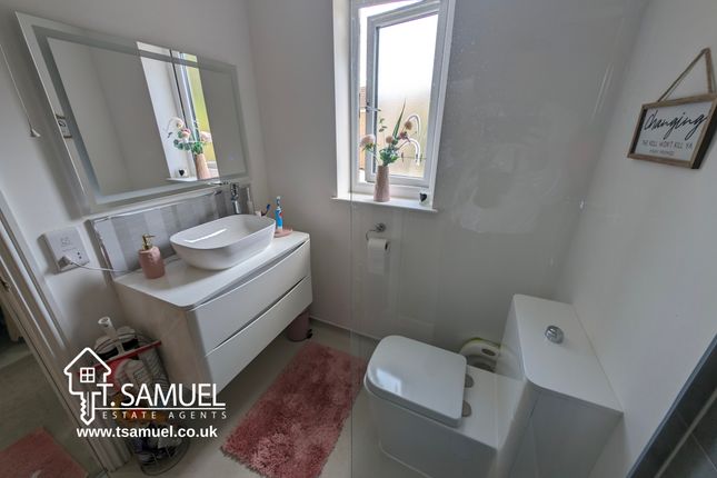 Ensuite To Master Bedroom