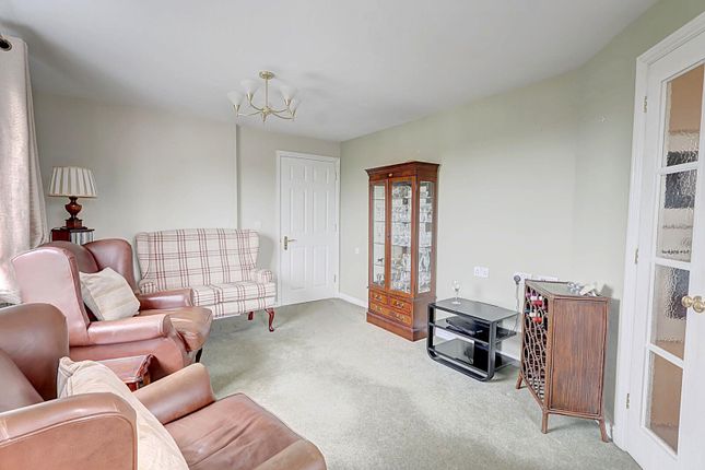 32 Hughenden Court,, Penn Road, High Wycombe photo 4